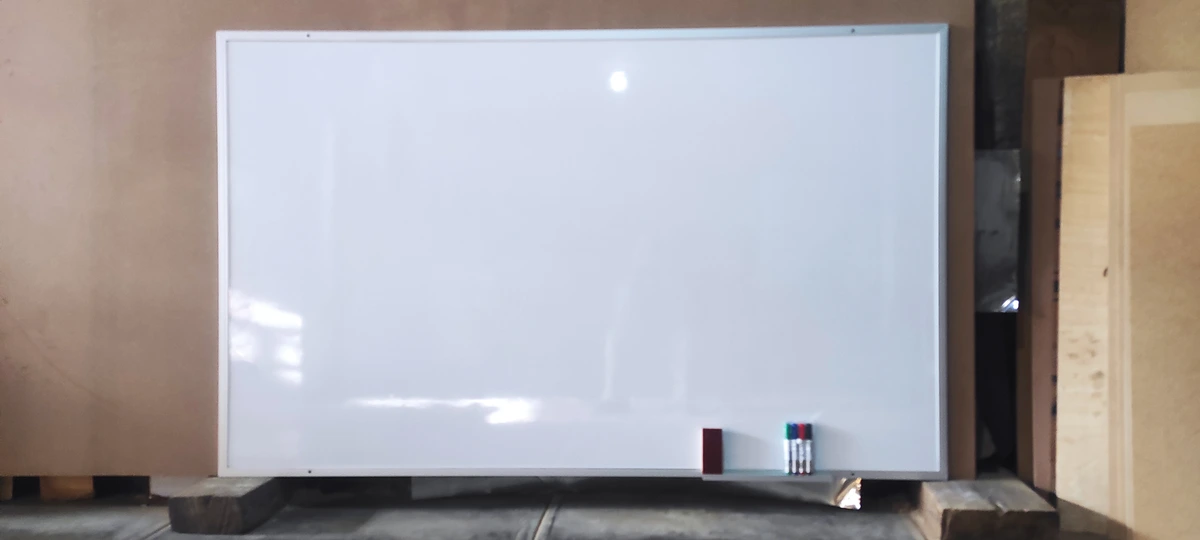 Pizarra Acrílica blanca de 200x120 cm con marco de Aluminio | pizarra blanca