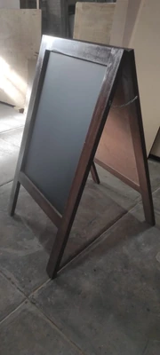 detalle de pizarra para tiza 60x40